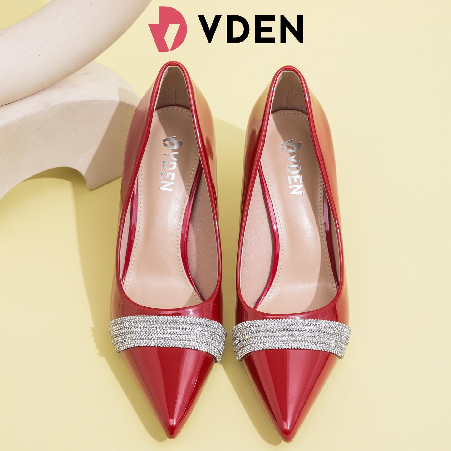 VDEN Rhinestone Decor Patent Leather Heeled Court Pumps  Pointed Shoes 3.2INCH/8.5CM 820-1 Ladylike Patent Leather Pointed Toe Heels Party Women's Heels
